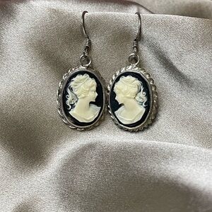 Estate 925 Sterling Silver Black/White Cameo Earrings